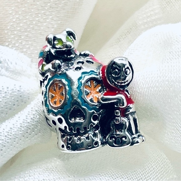 💀 NWOT Coco & Dante Skull Glow-in-the-Dark Charm ✨Halloween - Picture 6 of 15